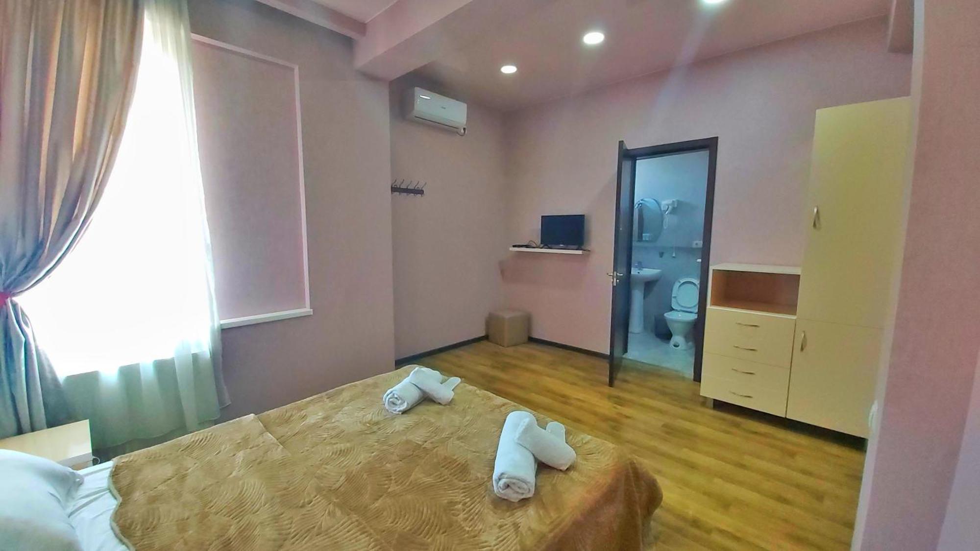 Gamarjoba Hotel Tbilisi Room photo