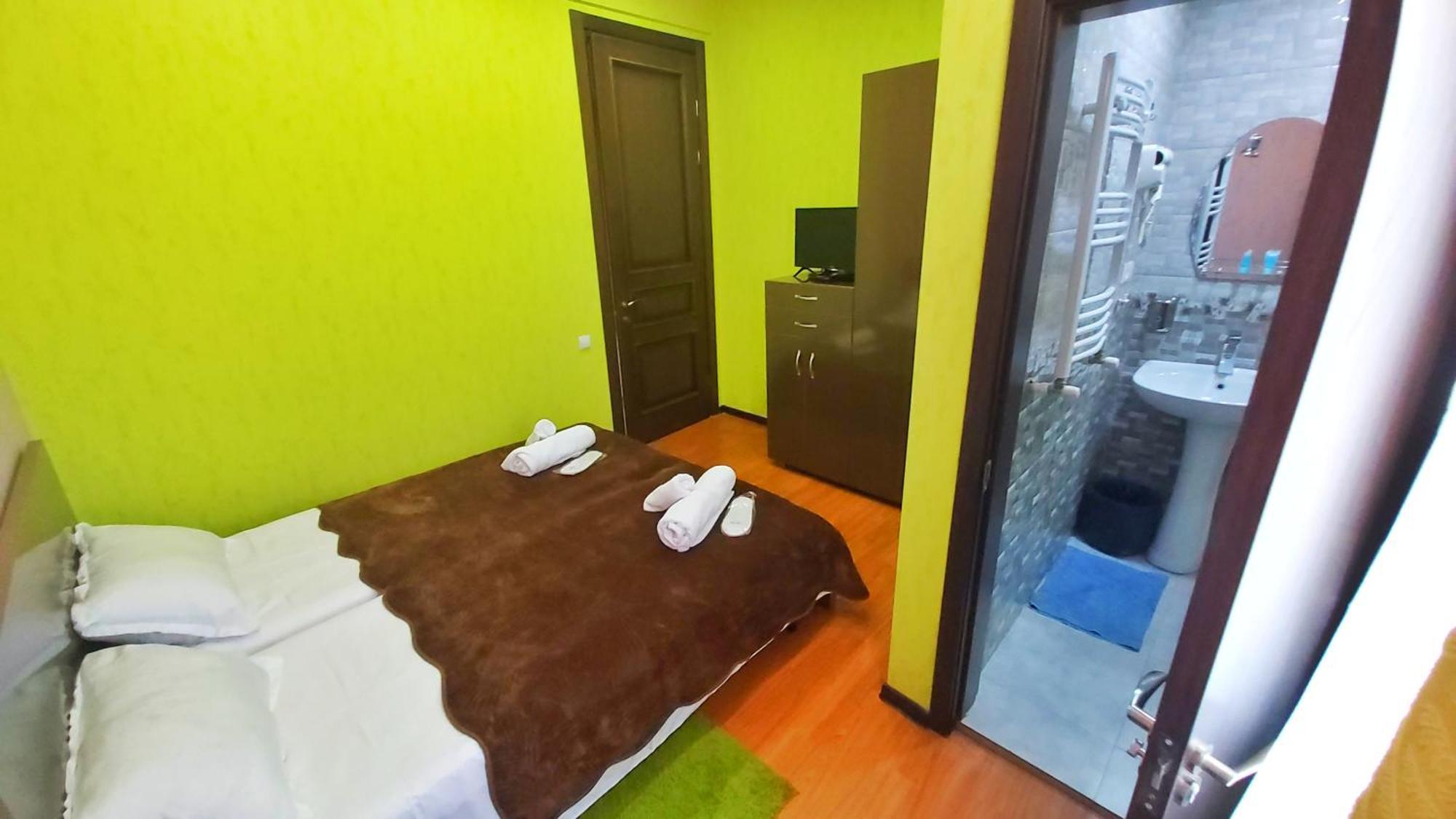 Gamarjoba Hotel Tbilisi Room photo